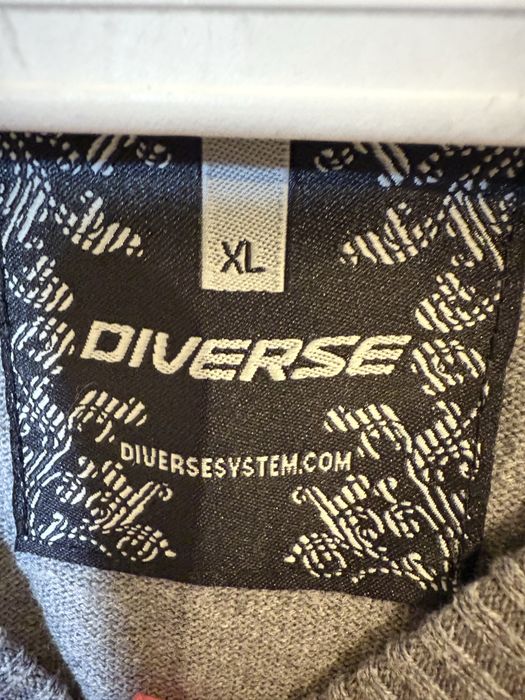 Męski sweter marki Diverse, wykonany z bawełny, rozmiar XL, używany