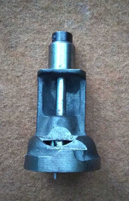 Привод и посадочное место челночного устройства