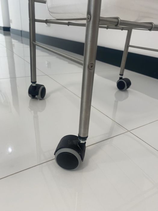 Wanienka do pedicure na kółkach