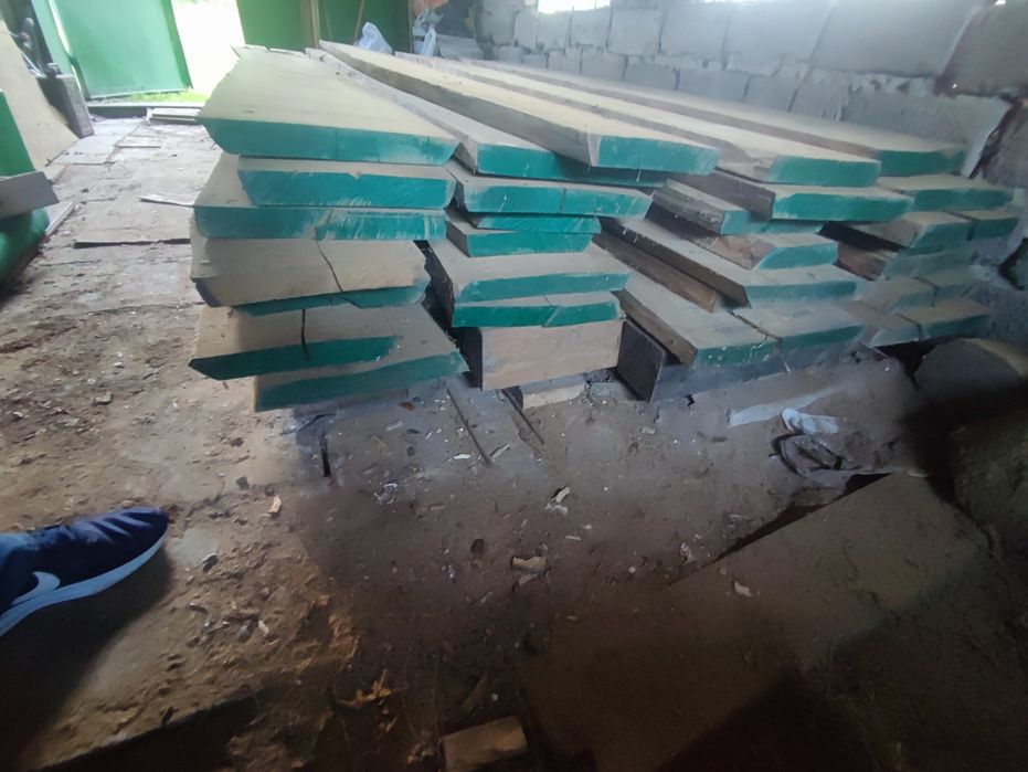 Дошка дубова необрізна суха