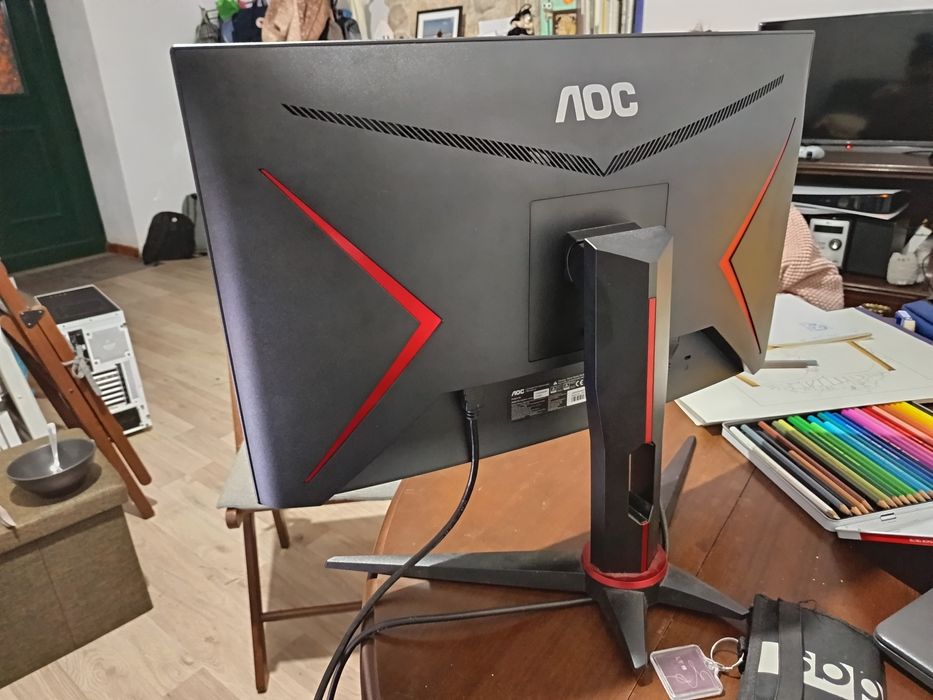 Monitor AOC avariado
