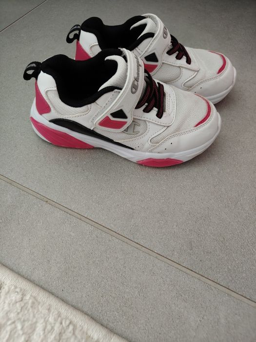 Snaykersy świecące diody