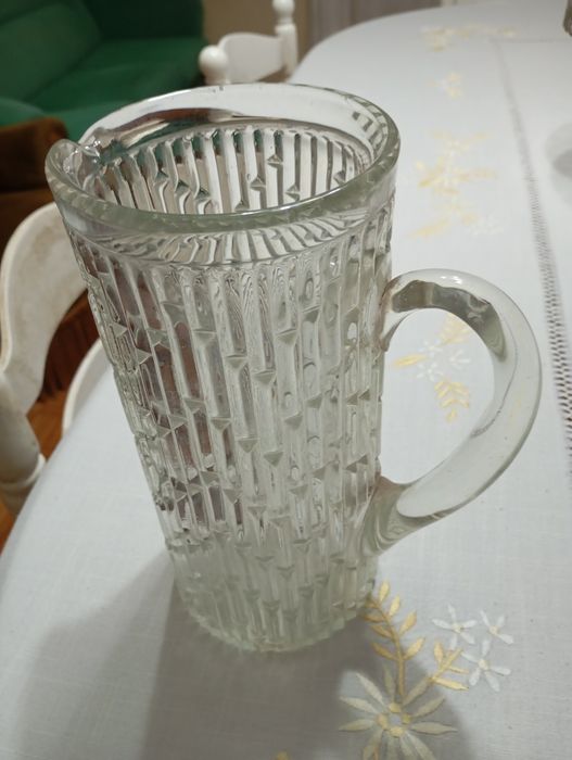 Vendo esta caneca muita bonita bom estado