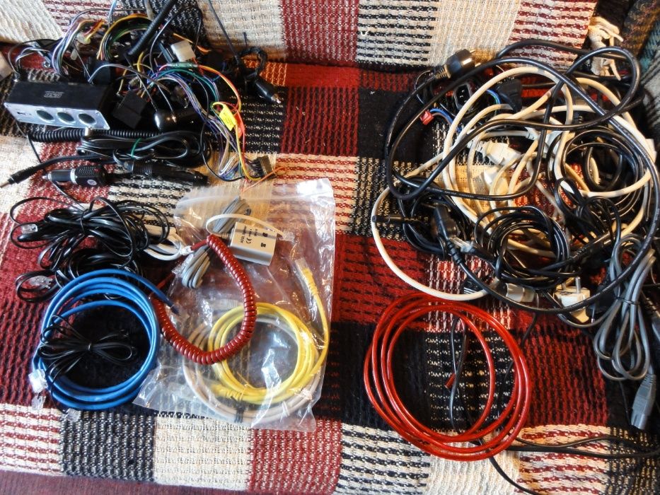 Zasilacze różne, kable komputerowe,zasilające,audio,tel. i itp