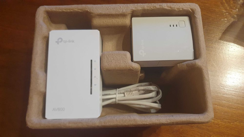 Zestaw transmiterów sieciowych  TP-LINK TL-WPA4220KIT AV600 oraz 2 szt