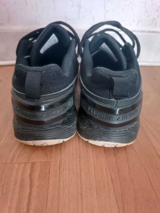 Кроссовки Under Armour