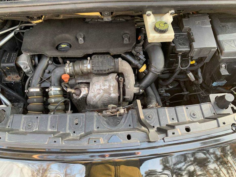 ПЕЖО 3008 2015 року