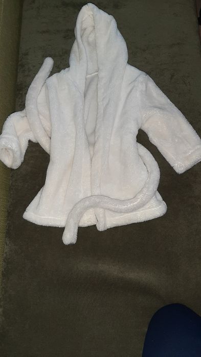 Халат. Продам махровий  халат для дівчинки.