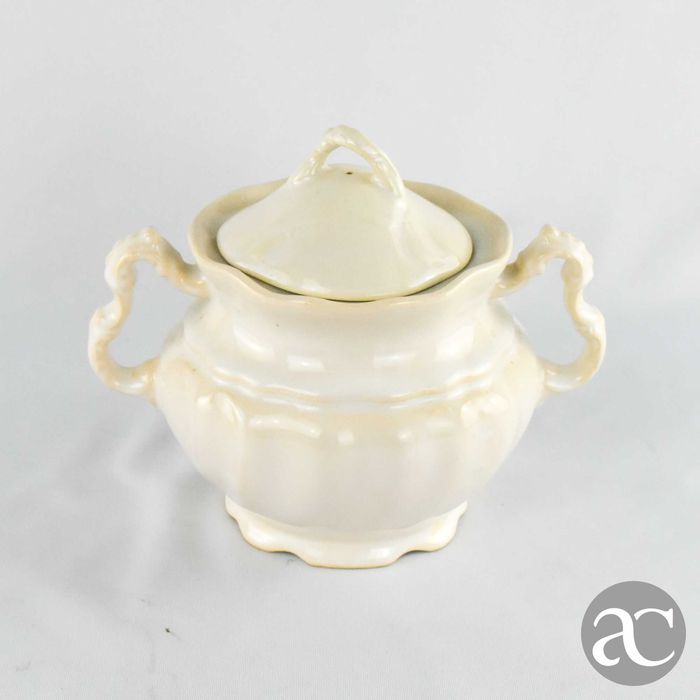 Bule e açucareiro em faiança séc. XIX