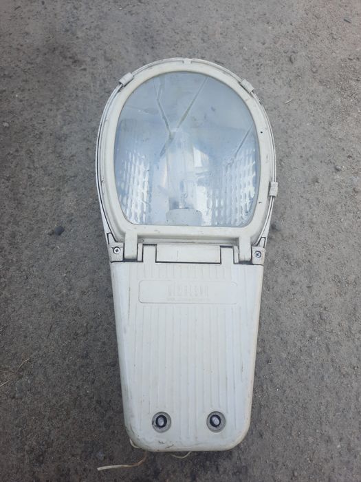 Продам фонарь вулочного освітлення.