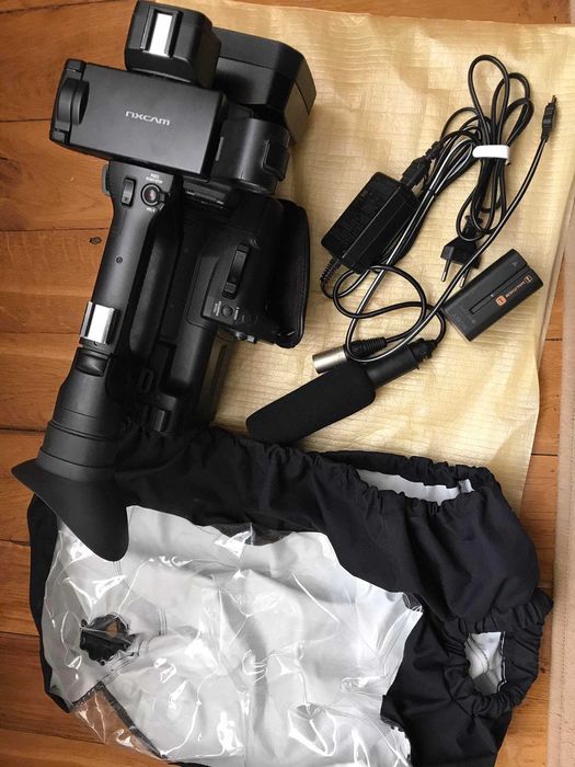Відеокамера профі Sony HXR-NX3E
