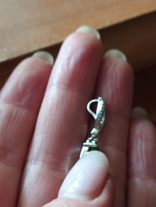 Сереб. кулон с хризолитом