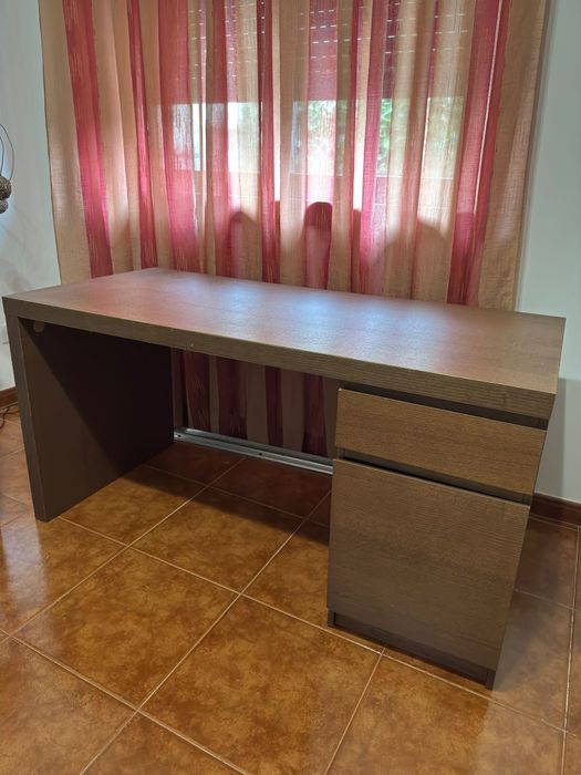 Secretaria em madeira