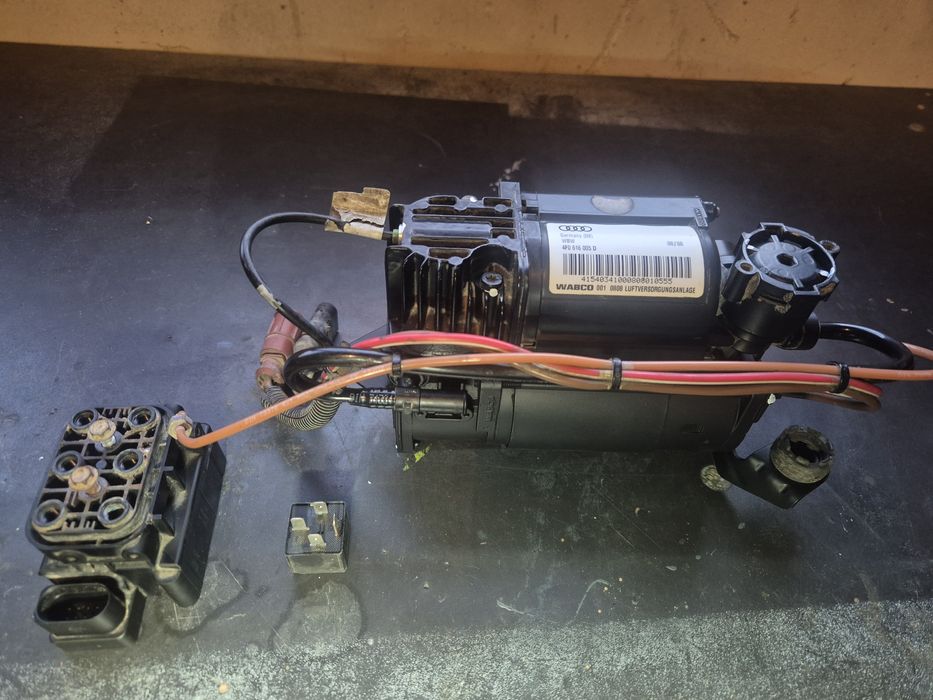 Компрессор Пневмоподвески / Пневмо Компресор Audi A6 C6 / Ауди А6 Ц6