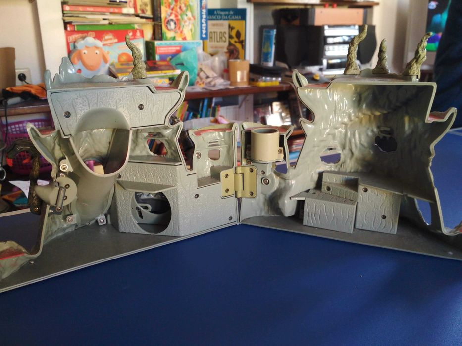 Conjunto Gormiti: Castelo + 46 figuras