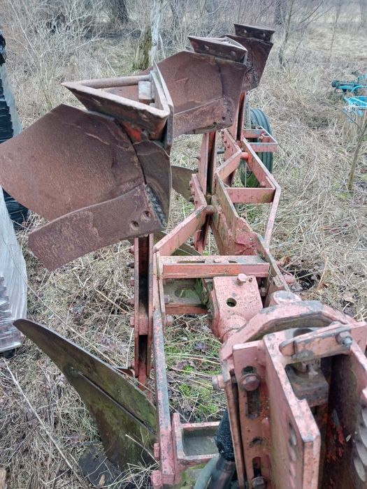 Pług 3 skibowy obrotowy na płaskowniku na 1 wąż
