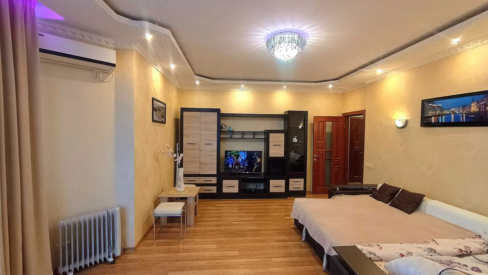 Залізн.Вокзал Центр /85м²:3кімн;2сан.в;джакузі/ Видова є укриття