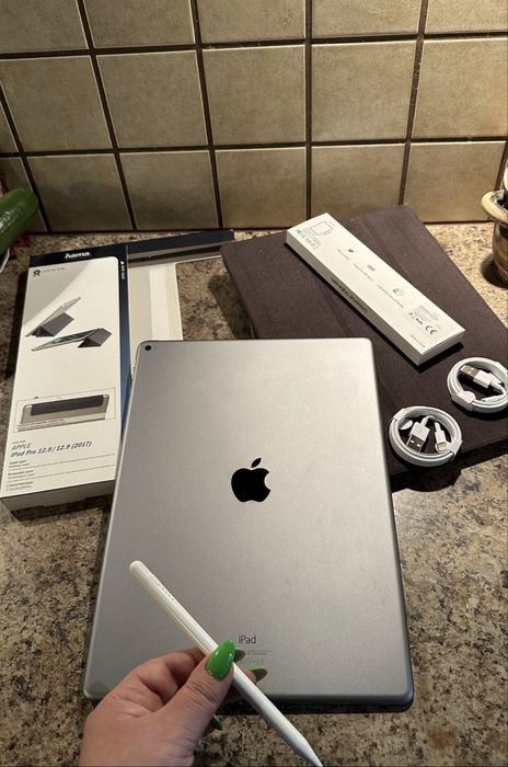 Tablet iPad Apple PRO 12.9” —128gb — TOUCH ID - PROCREATE