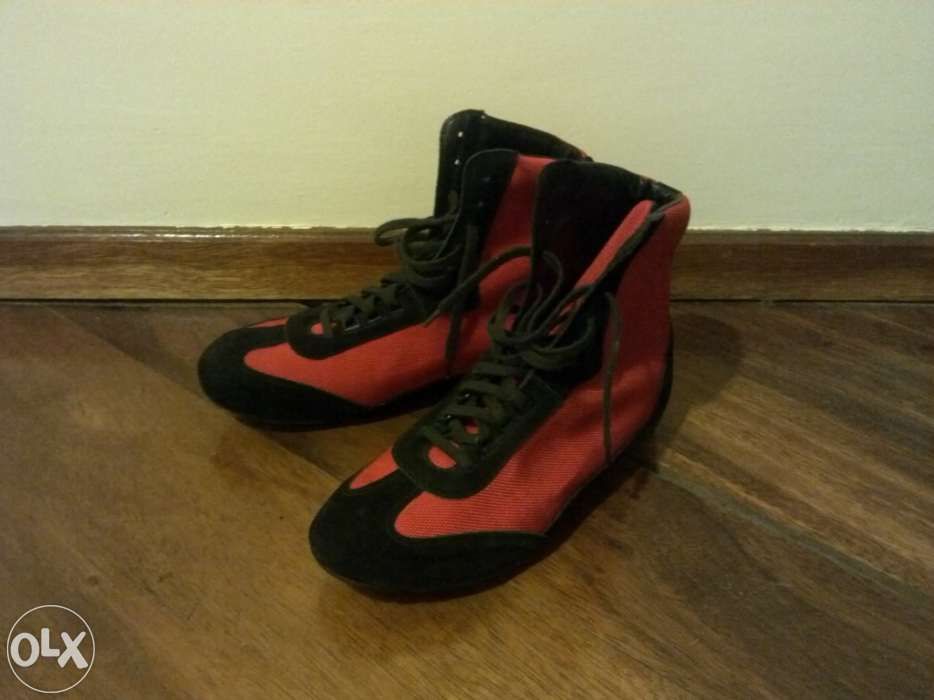 Sapatilha-bota como novas