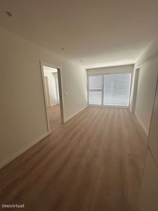 T1+1 Duplex Apartment Located 300 Meters from Trindade Metro Station