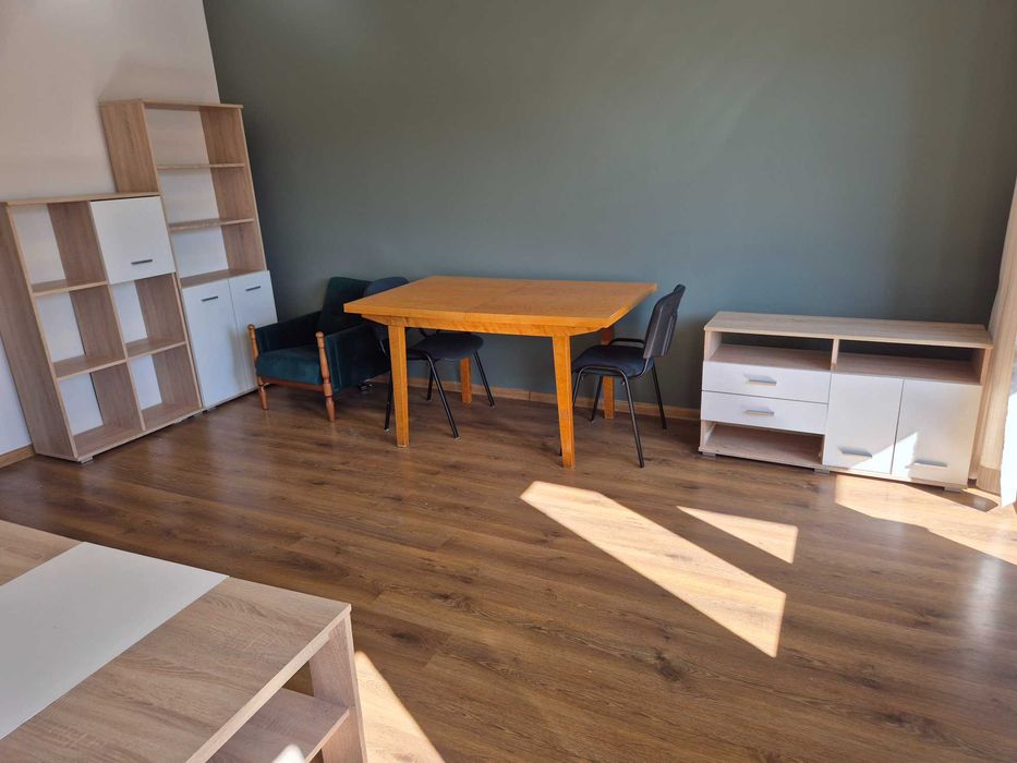 Duży pokój z balkonem – 20 m² | ul. Solarza | dostępny od zaraz - View 2