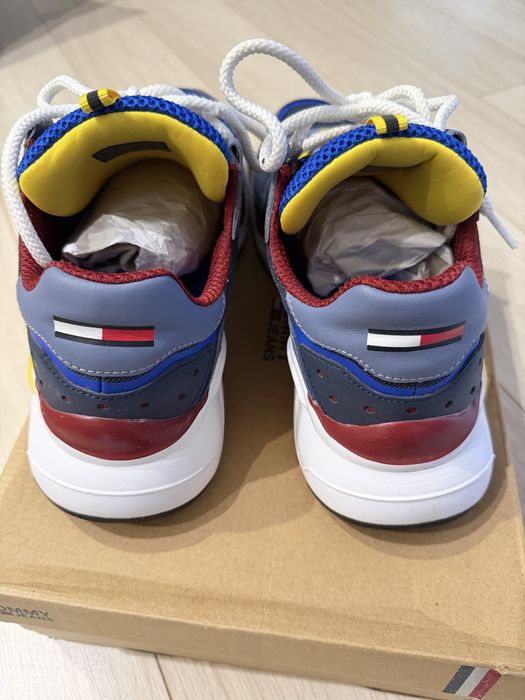 Продам мужские кроссовки Tommy Jeans