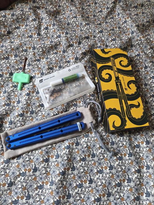 Balisong Armed Shark Krake Raken + mako v3