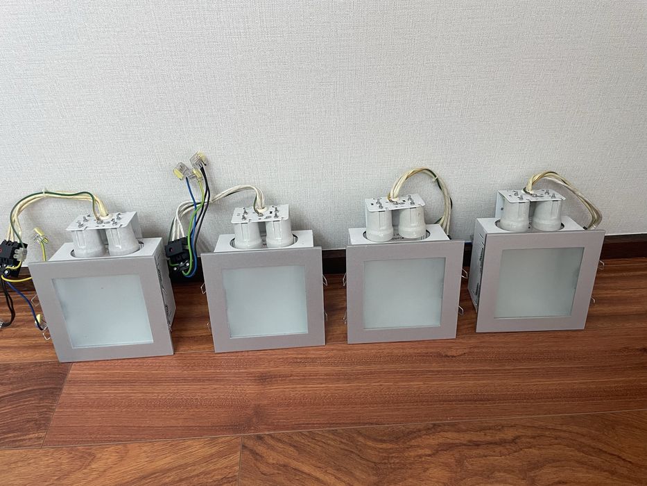 4 focos de teto Lumitek como novos