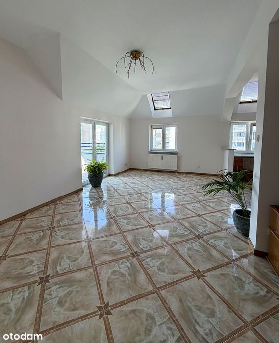 76 m² | 3 pokoje | garaż | komórka | Gocław | ostatnie piętro