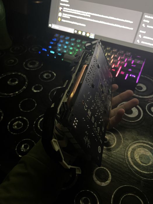 GTX 1060 6gb без відеовиходів!!