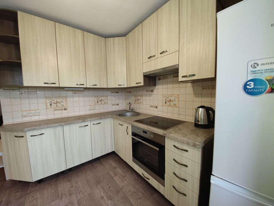 Сдам просторную 1к  Студию,  пр. Богдана Хмельницкого 16, пр.Поля