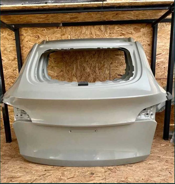 Підкапотний бокс (корито) Tesla 3 Y б/в , Новий 108167400H