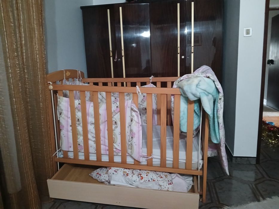 Berço de   bebé e criança