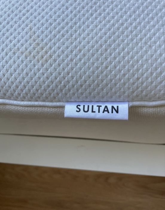 2 camas Malm e 2 colchões sultan
