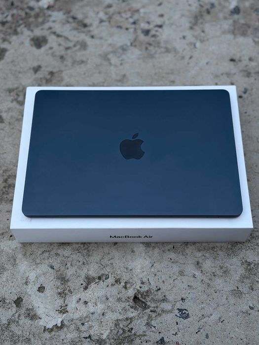 MacBook Air 13 M3 2024, 8/256, Midnight (батарея 91%)