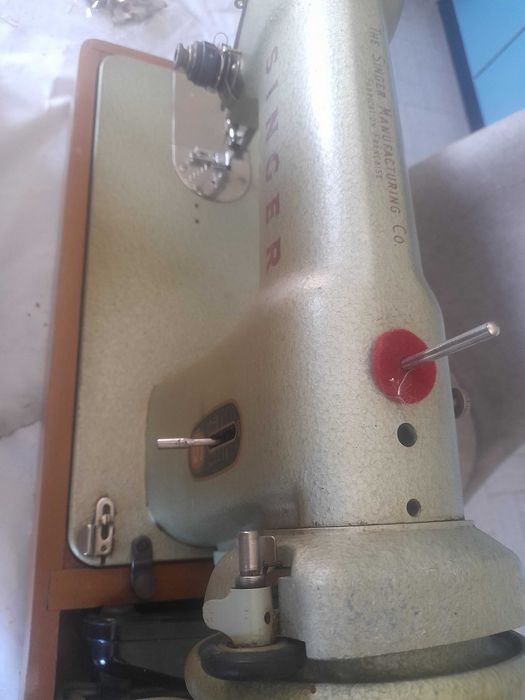 Maquina de costura singer