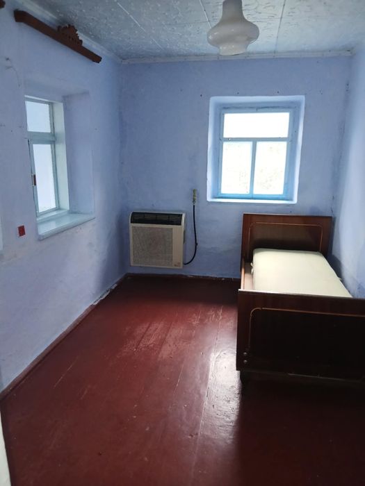 Продам газифікований будинок з приватизованою земельною  ділянкою