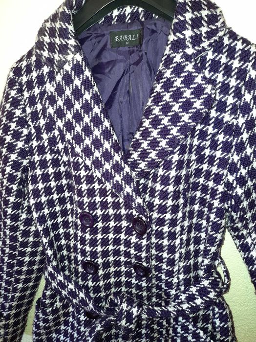 Casaco xadrez roxo e branco