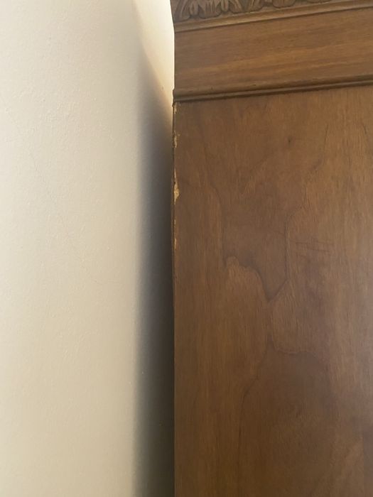 Vitrine clássica em Mogno Maciço com aparador - De grande qualidade