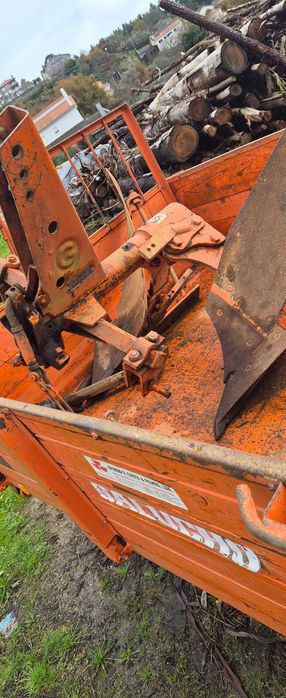 Trator kubota l185 com alfaias