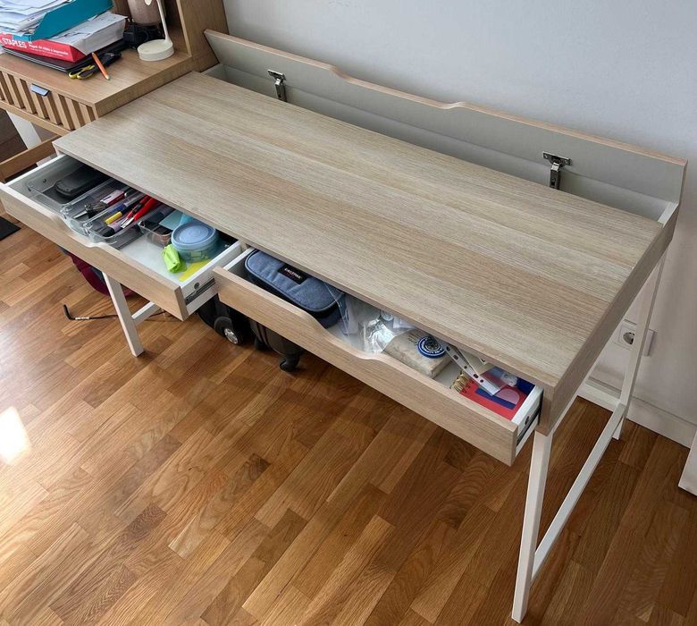 Secretária para estudantes