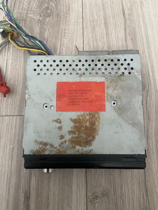 Продам магнітолу в авто