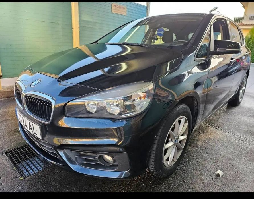 BMW 216i mais teto panoramico