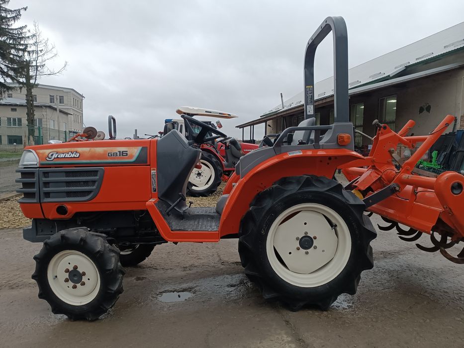 Японський мінітрактор.Трактор Кубота.