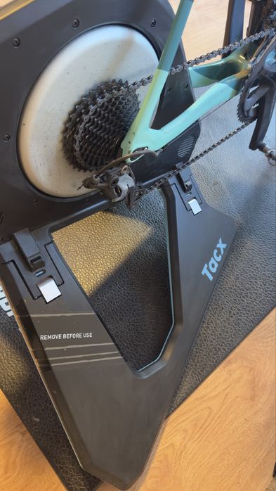 Trenażer  rowerowy Tacx Neo 2T