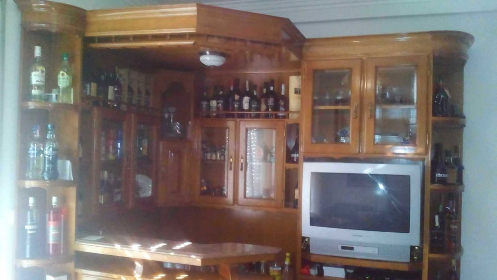 Vende-se Bar de Carvalho