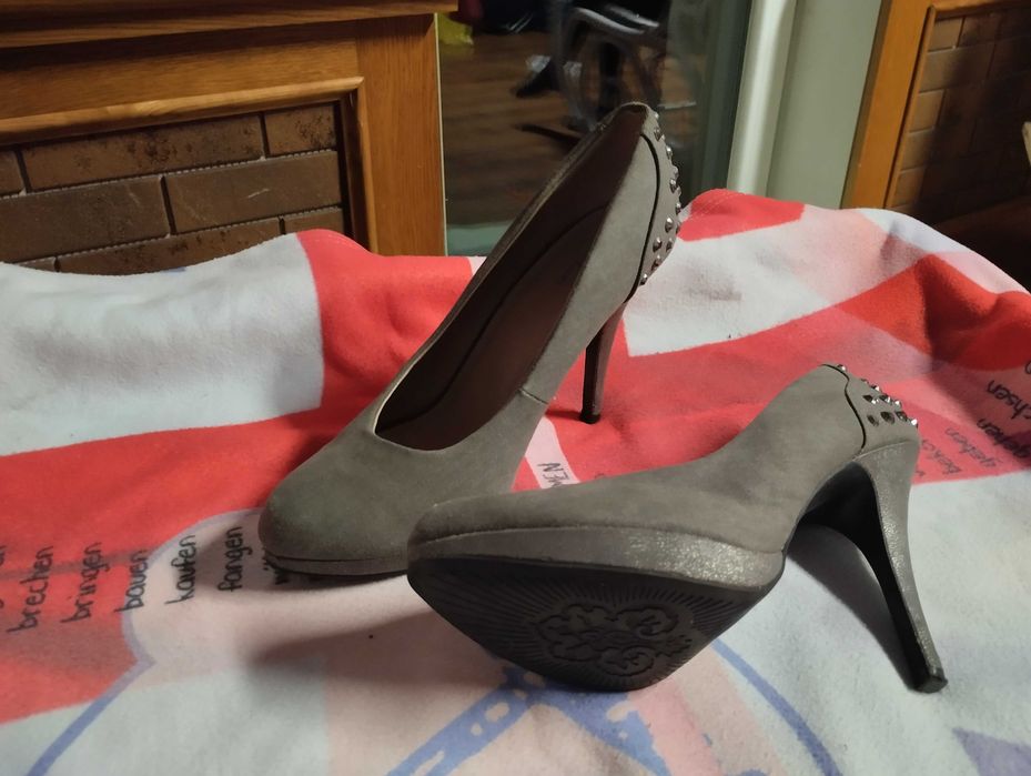 Buty damskie szpilki