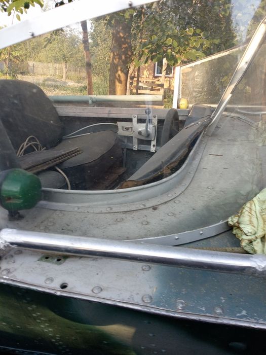 Катер з мотором Віхрь -30 електро.