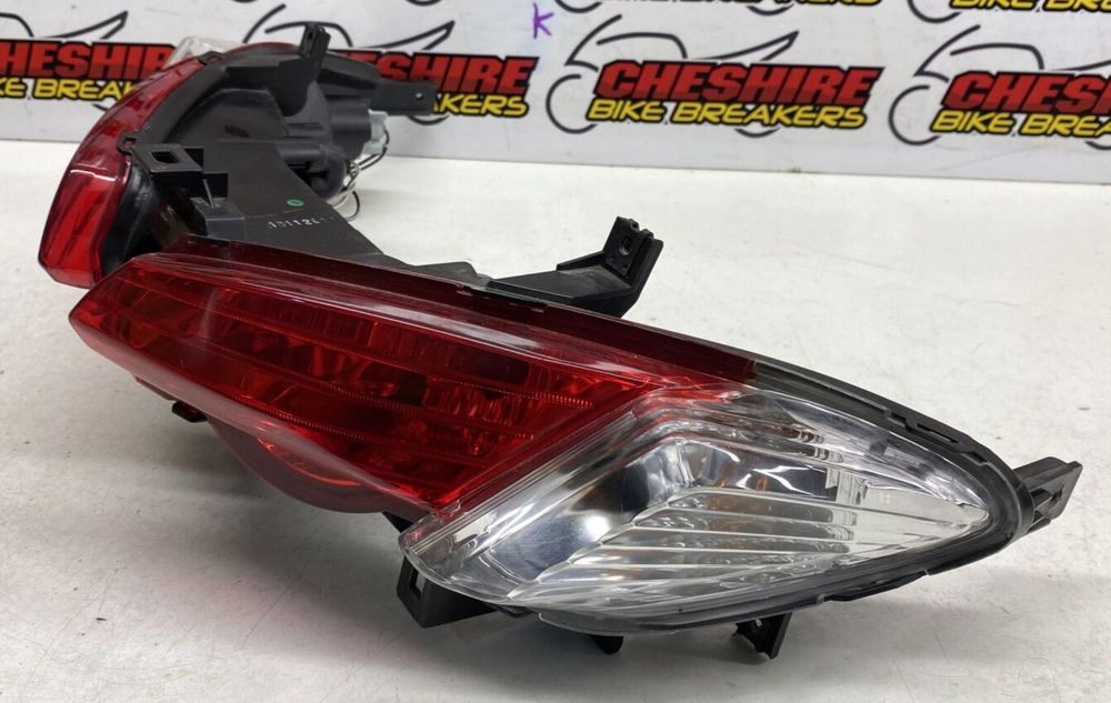 Luz traseira travão Stop farolim Suzuki Burgman Uh 125 ou 200