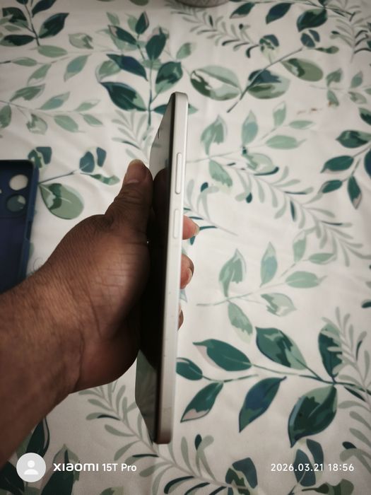 Vendo um telemóvel semi novo